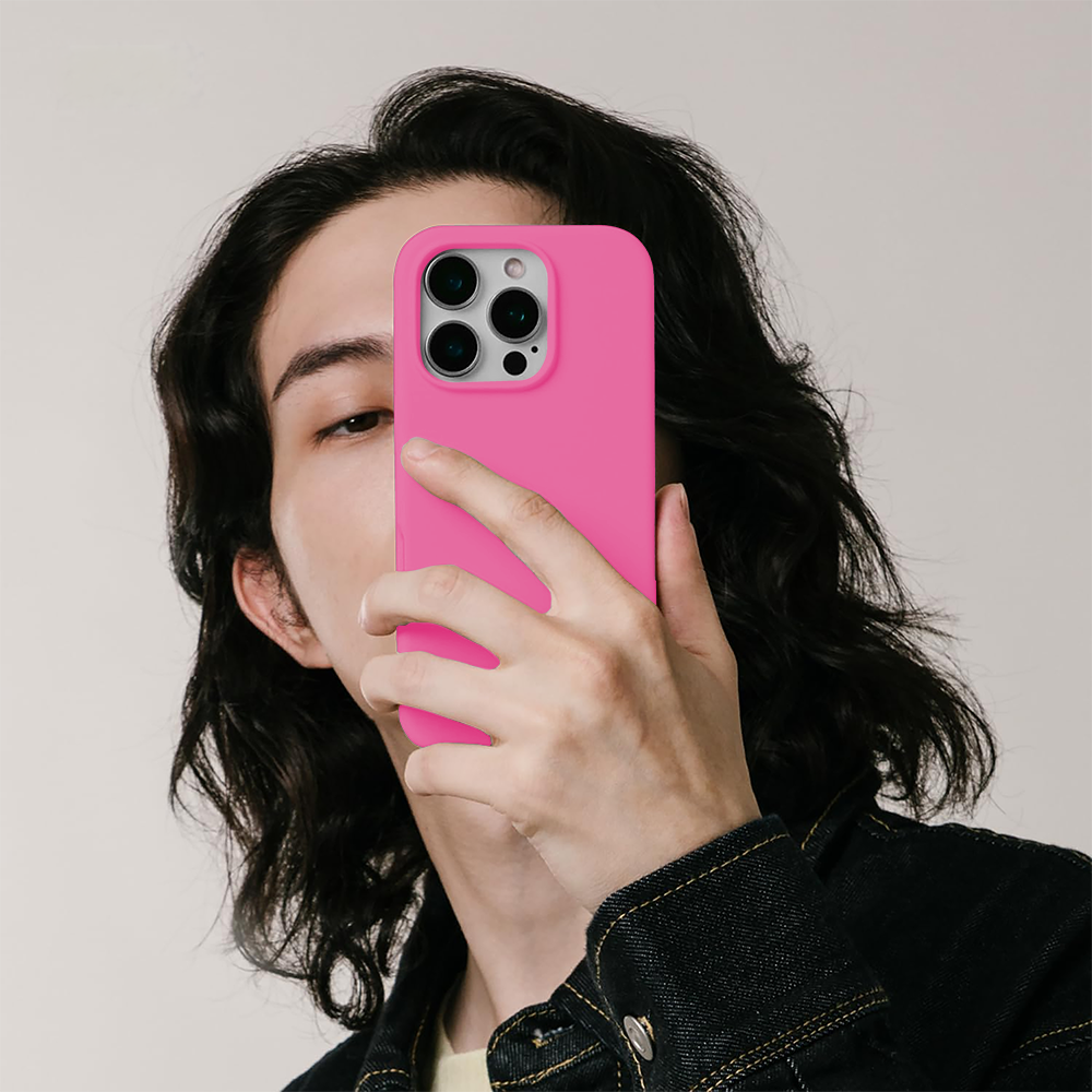 Soft Silicone Case - iPhone 16 Pro - Fuchsia